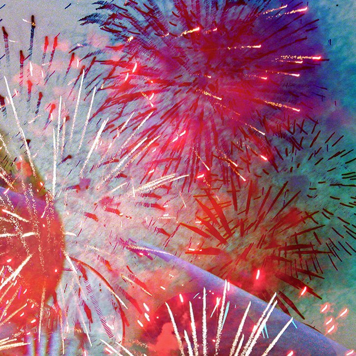 13-246 Fireworks 4 sharks © Belinda BUSSOTTI